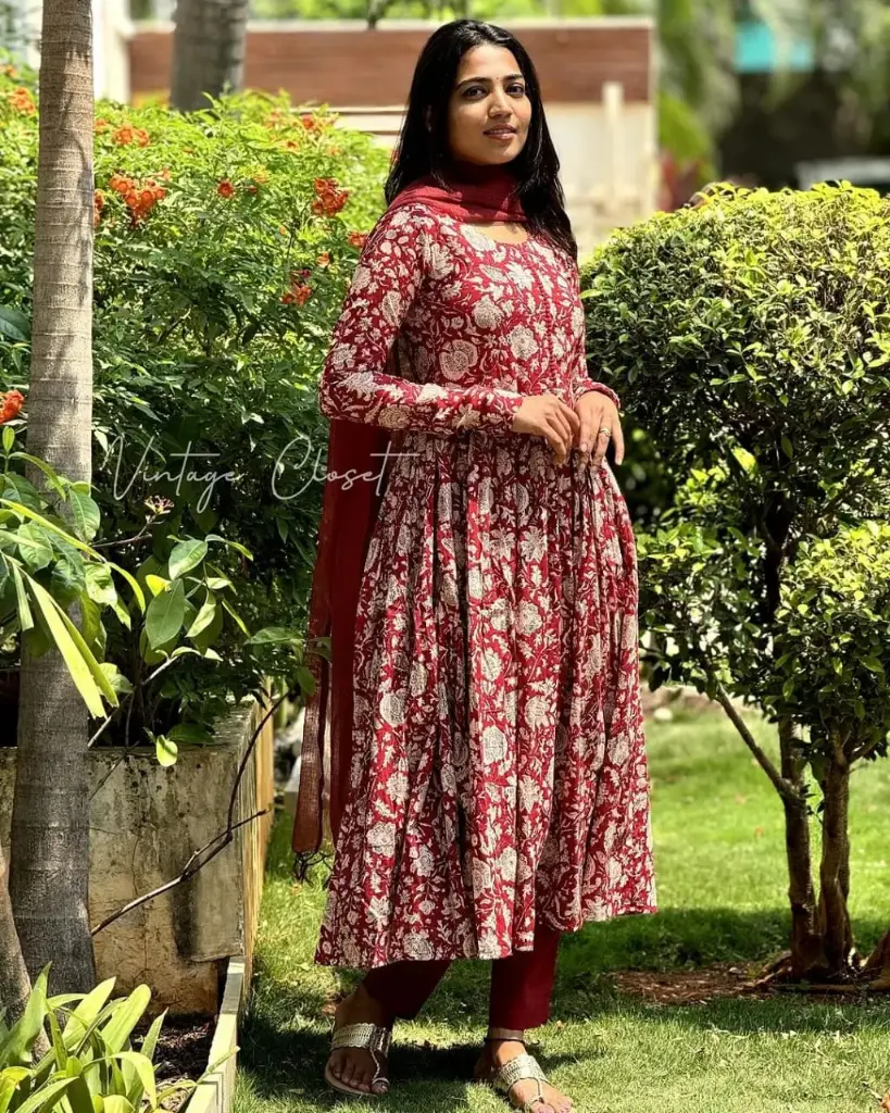 Heavy Anarkali kurti set